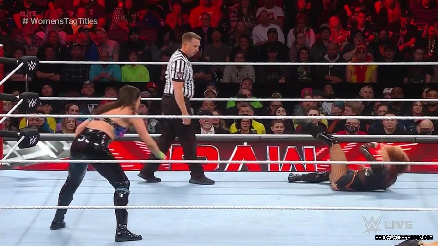 WWE_Monday_Night_Raw_2023_04_10_720p_HDTV_x264-NWCHD_mp4_002371256.jpg