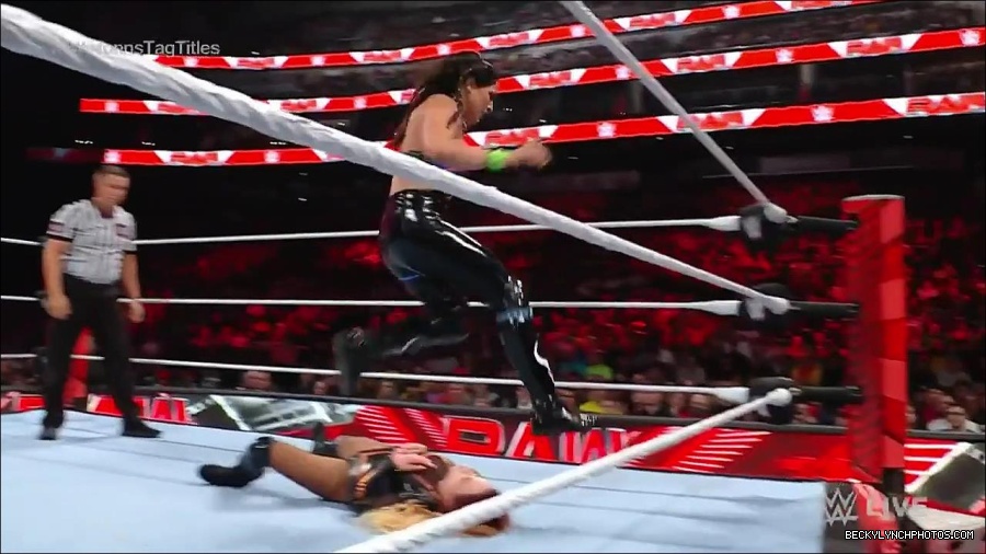 WWE_Monday_Night_Raw_2023_04_10_720p_HDTV_x264-NWCHD_mp4_002374059.jpg
