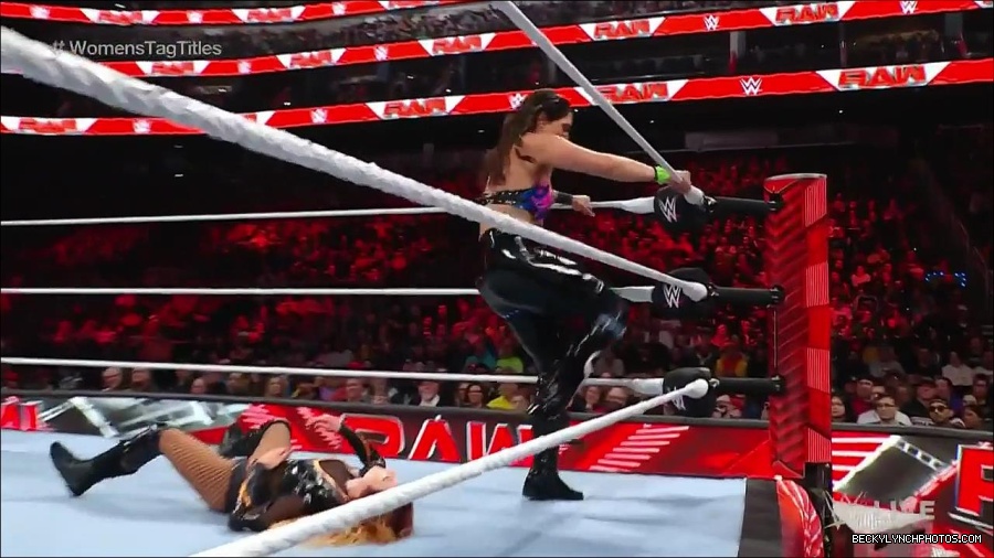 WWE_Monday_Night_Raw_2023_04_10_720p_HDTV_x264-NWCHD_mp4_002374459.jpg