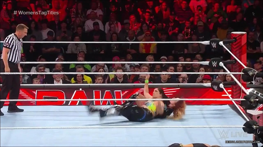 WWE_Monday_Night_Raw_2023_04_10_720p_HDTV_x264-NWCHD_mp4_002376862.jpg