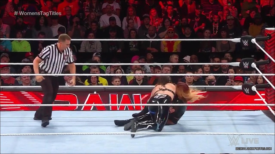 WWE_Monday_Night_Raw_2023_04_10_720p_HDTV_x264-NWCHD_mp4_002378463.jpg