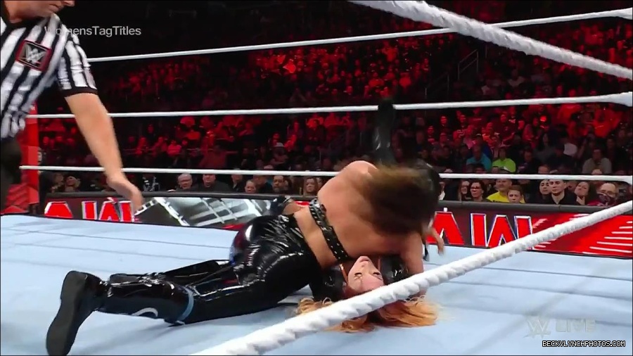 WWE_Monday_Night_Raw_2023_04_10_720p_HDTV_x264-NWCHD_mp4_002379264.jpg