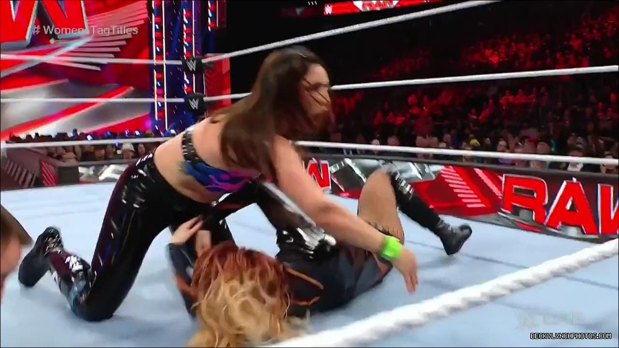 WWE_Monday_Night_Raw_2023_04_10_720p_HDTV_x264-NWCHD_mp4_002381666.jpg