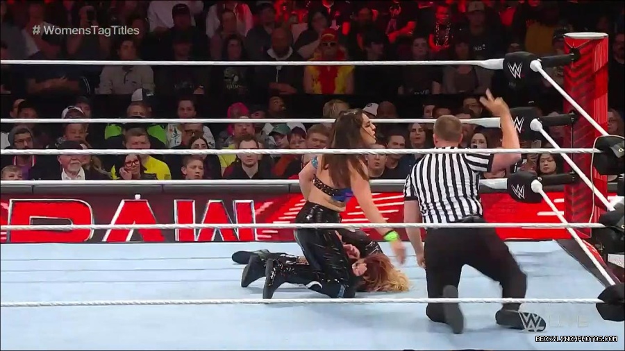WWE_Monday_Night_Raw_2023_04_10_720p_HDTV_x264-NWCHD_mp4_002382067.jpg