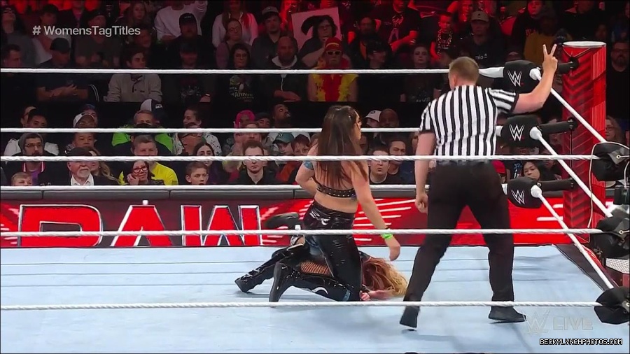 WWE_Monday_Night_Raw_2023_04_10_720p_HDTV_x264-NWCHD_mp4_002382868.jpg