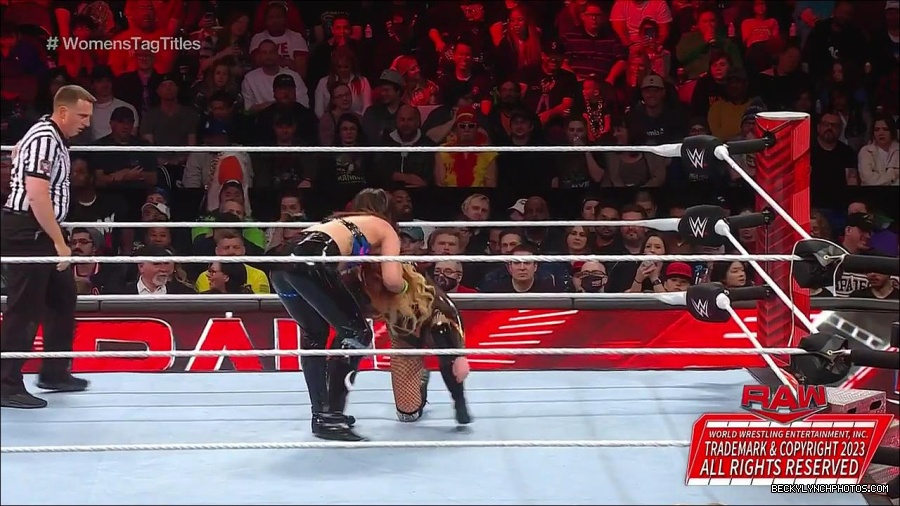WWE_Monday_Night_Raw_2023_04_10_720p_HDTV_x264-NWCHD_mp4_002389674.jpg