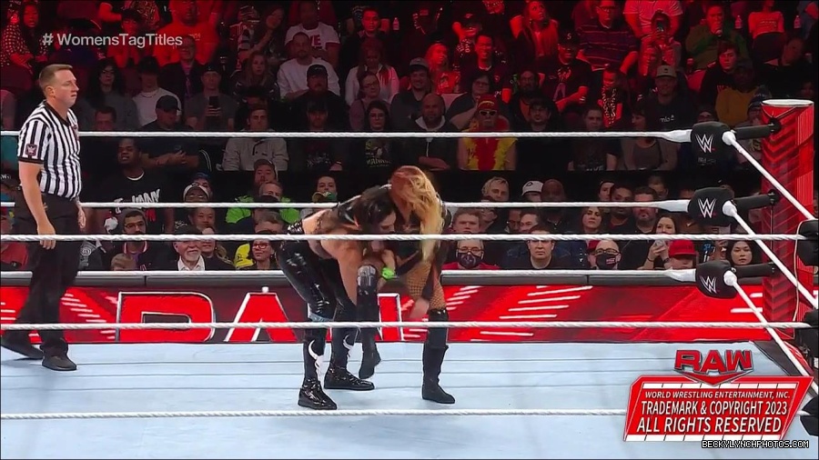 WWE_Monday_Night_Raw_2023_04_10_720p_HDTV_x264-NWCHD_mp4_002391676.jpg