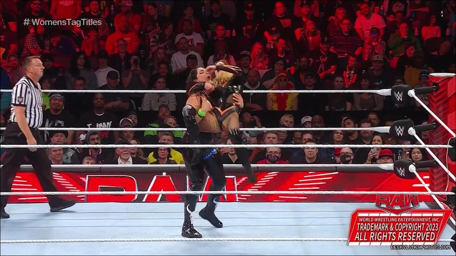 WWE_Monday_Night_Raw_2023_04_10_720p_HDTV_x264-NWCHD_mp4_002393278.jpg