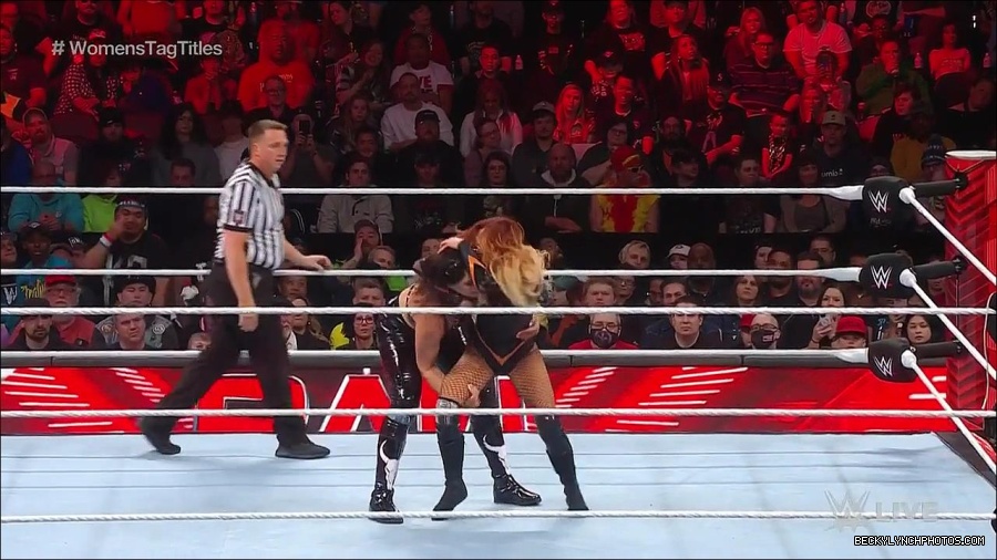 WWE_Monday_Night_Raw_2023_04_10_720p_HDTV_x264-NWCHD_mp4_002394079.jpg