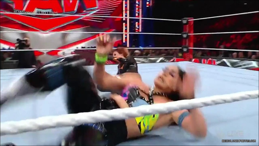 WWE_Monday_Night_Raw_2023_04_10_720p_HDTV_x264-NWCHD_mp4_002397282.jpg