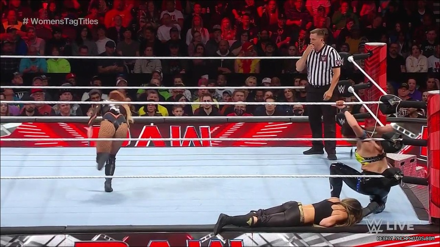 WWE_Monday_Night_Raw_2023_04_10_720p_HDTV_x264-NWCHD_mp4_002398884.jpg
