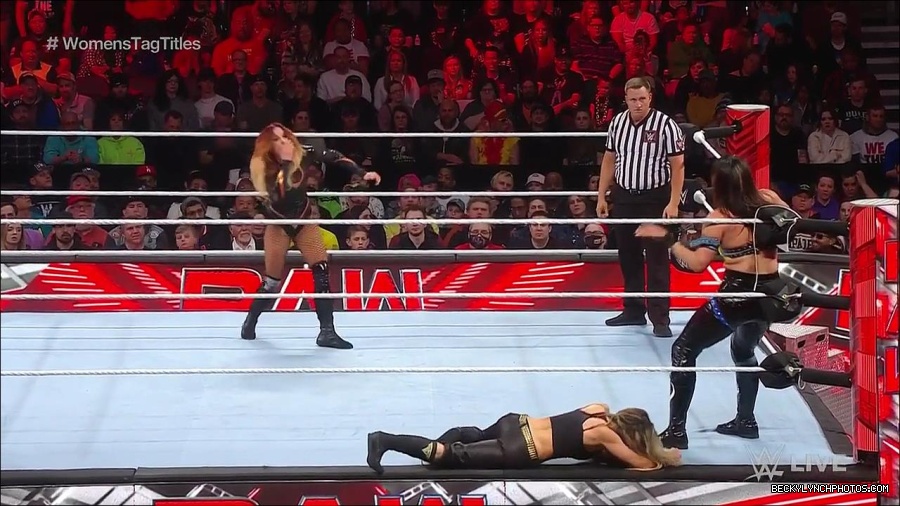 WWE_Monday_Night_Raw_2023_04_10_720p_HDTV_x264-NWCHD_mp4_002400485.jpg
