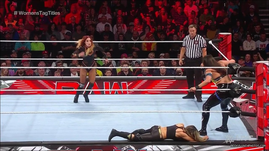 WWE_Monday_Night_Raw_2023_04_10_720p_HDTV_x264-NWCHD_mp4_002400886.jpg
