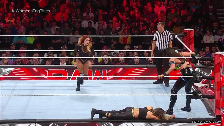 WWE_Monday_Night_Raw_2023_04_10_720p_HDTV_x264-NWCHD_mp4_002401286.jpg