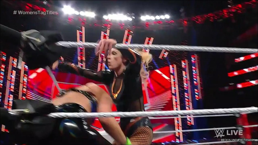 WWE_Monday_Night_Raw_2023_04_10_720p_HDTV_x264-NWCHD_mp4_002402487.jpg