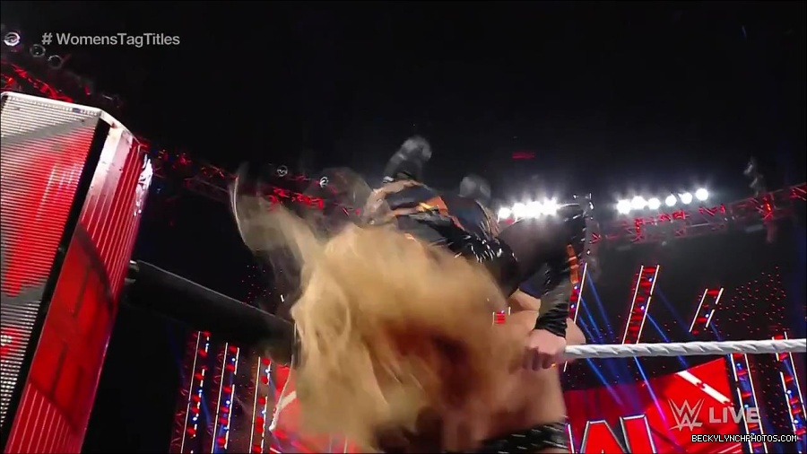 WWE_Monday_Night_Raw_2023_04_10_720p_HDTV_x264-NWCHD_mp4_002403288.jpg