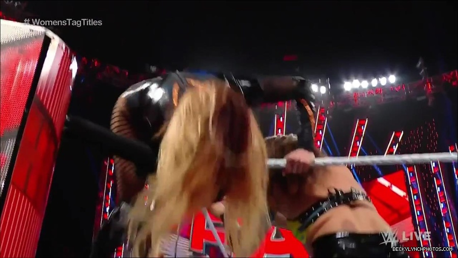 WWE_Monday_Night_Raw_2023_04_10_720p_HDTV_x264-NWCHD_mp4_002403688.jpg
