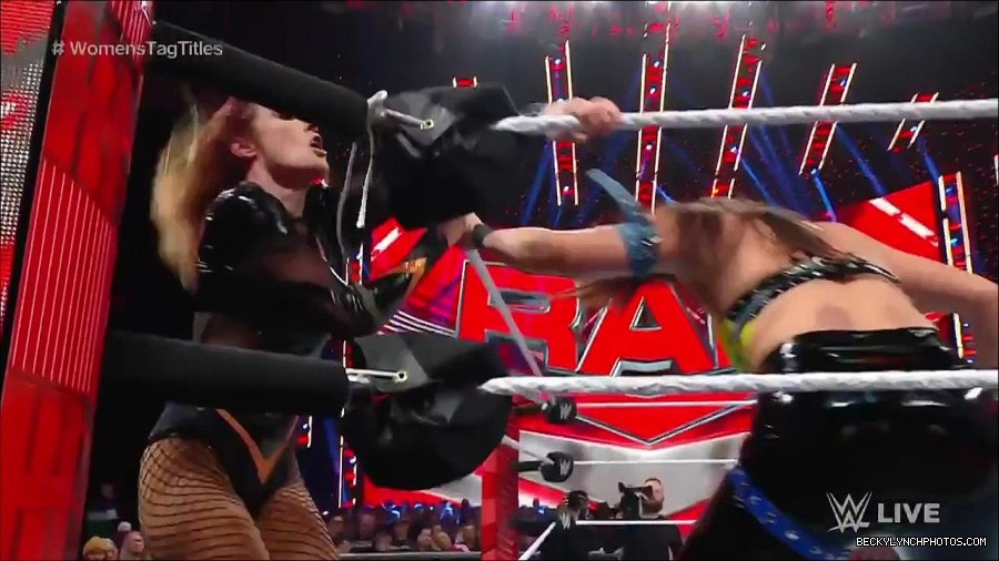 WWE_Monday_Night_Raw_2023_04_10_720p_HDTV_x264-NWCHD_mp4_002404089.jpg