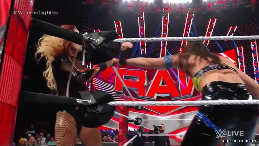 WWE_Monday_Night_Raw_2023_04_10_720p_HDTV_x264-NWCHD_mp4_002404489.jpg
