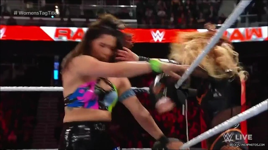WWE_Monday_Night_Raw_2023_04_10_720p_HDTV_x264-NWCHD_mp4_002405290.jpg