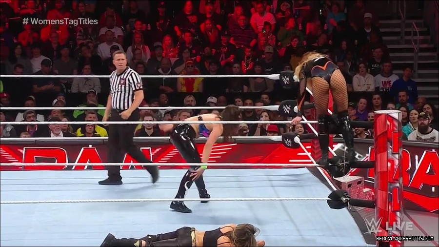 WWE_Monday_Night_Raw_2023_04_10_720p_HDTV_x264-NWCHD_mp4_002408093.jpg