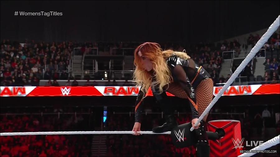 WWE_Monday_Night_Raw_2023_04_10_720p_HDTV_x264-NWCHD_mp4_002408894.jpg