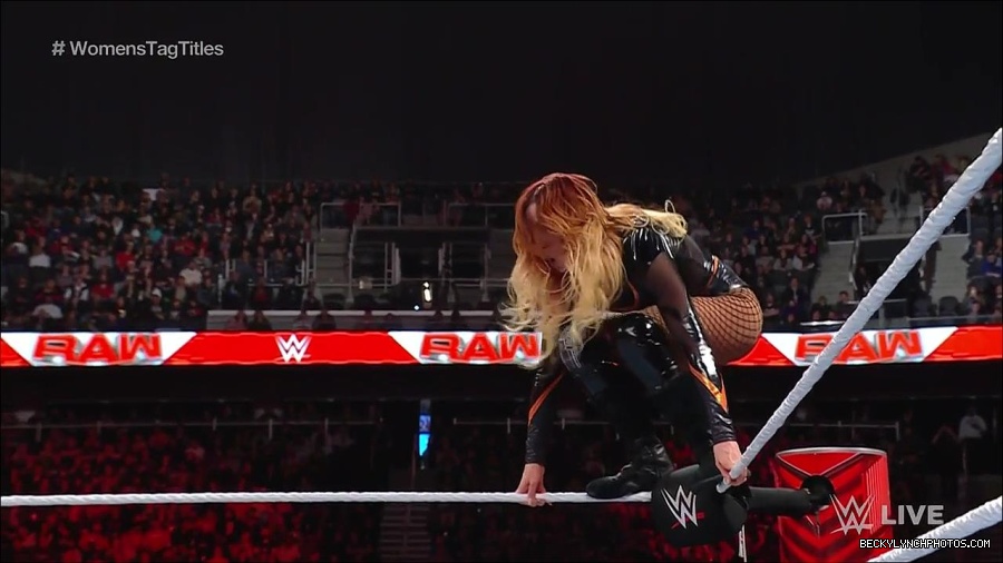 WWE_Monday_Night_Raw_2023_04_10_720p_HDTV_x264-NWCHD_mp4_002409694.jpg