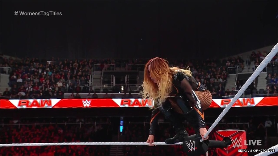 WWE_Monday_Night_Raw_2023_04_10_720p_HDTV_x264-NWCHD_mp4_002410095.jpg