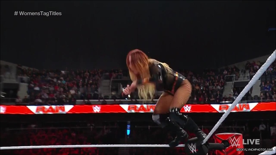 WWE_Monday_Night_Raw_2023_04_10_720p_HDTV_x264-NWCHD_mp4_002410896.jpg