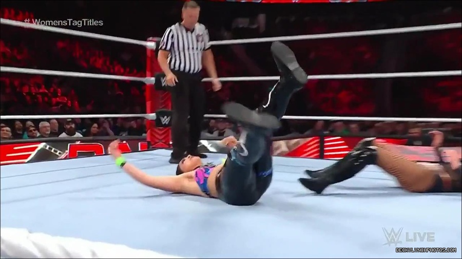 WWE_Monday_Night_Raw_2023_04_10_720p_HDTV_x264-NWCHD_mp4_002412097.jpg