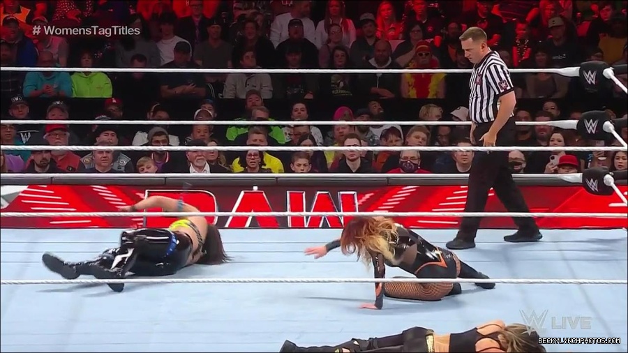 WWE_Monday_Night_Raw_2023_04_10_720p_HDTV_x264-NWCHD_mp4_002413698.jpg