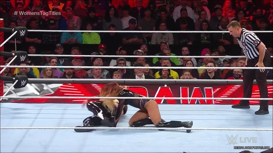 WWE_Monday_Night_Raw_2023_04_10_720p_HDTV_x264-NWCHD_mp4_002415300.jpg