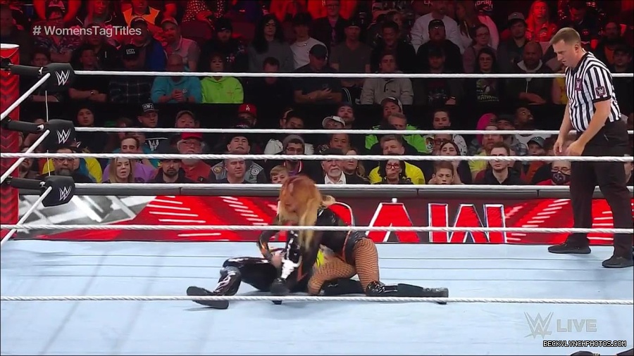 WWE_Monday_Night_Raw_2023_04_10_720p_HDTV_x264-NWCHD_mp4_002415700.jpg