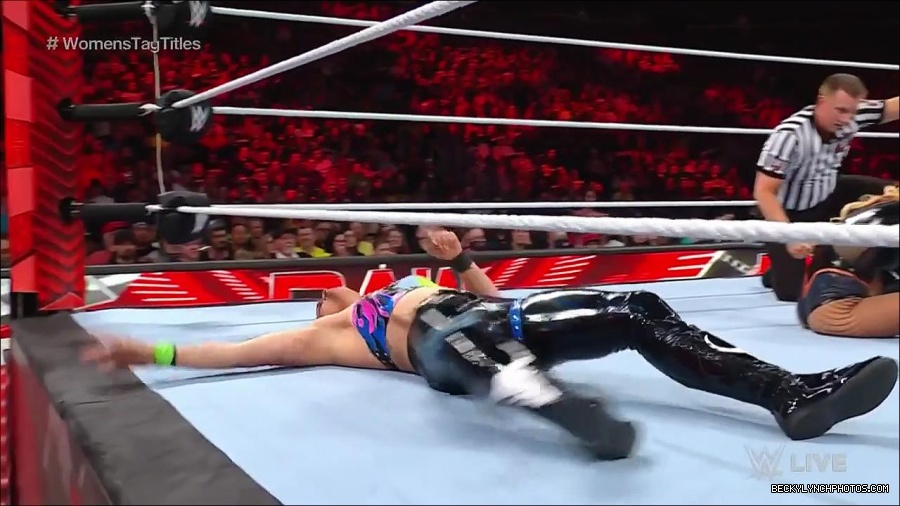 WWE_Monday_Night_Raw_2023_04_10_720p_HDTV_x264-NWCHD_mp4_002420105.jpg