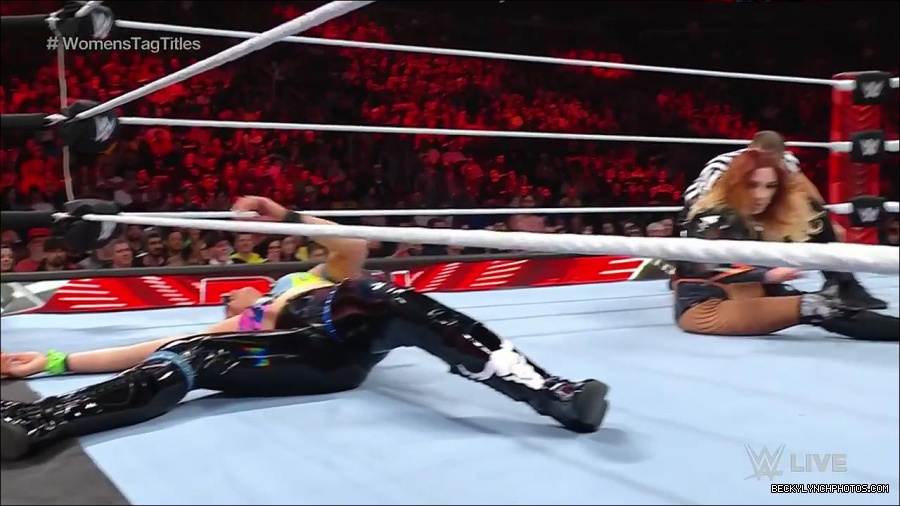 WWE_Monday_Night_Raw_2023_04_10_720p_HDTV_x264-NWCHD_mp4_002420906.jpg