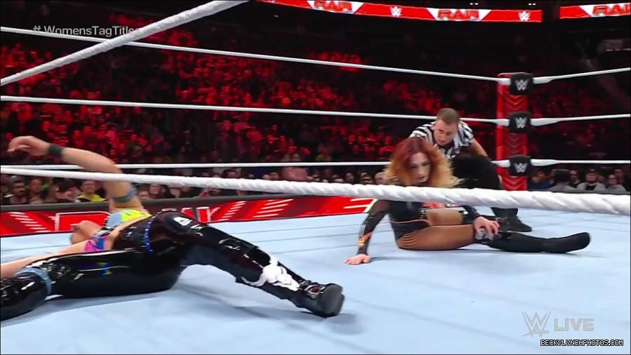 WWE_Monday_Night_Raw_2023_04_10_720p_HDTV_x264-NWCHD_mp4_002421306.jpg