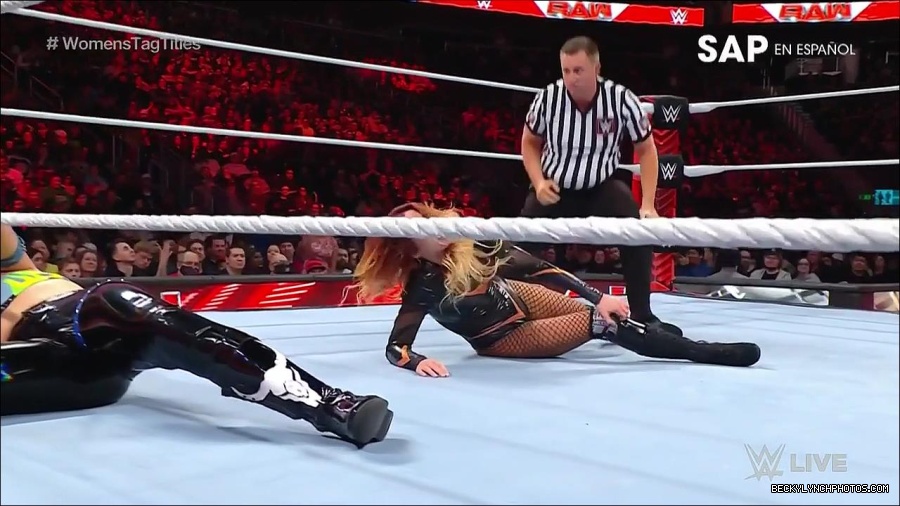WWE_Monday_Night_Raw_2023_04_10_720p_HDTV_x264-NWCHD_mp4_002422107.jpg