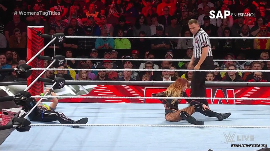WWE_Monday_Night_Raw_2023_04_10_720p_HDTV_x264-NWCHD_mp4_002426912.jpg