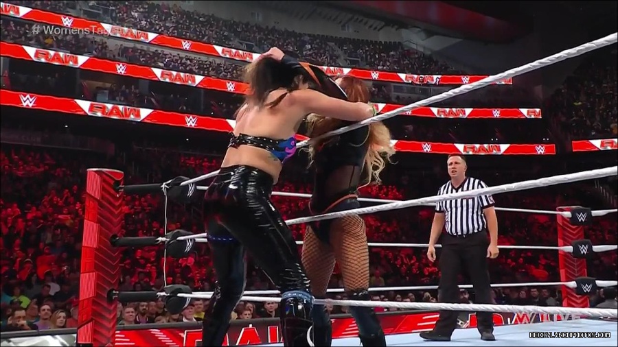 WWE_Monday_Night_Raw_2023_04_10_720p_HDTV_x264-NWCHD_mp4_002440926.jpg