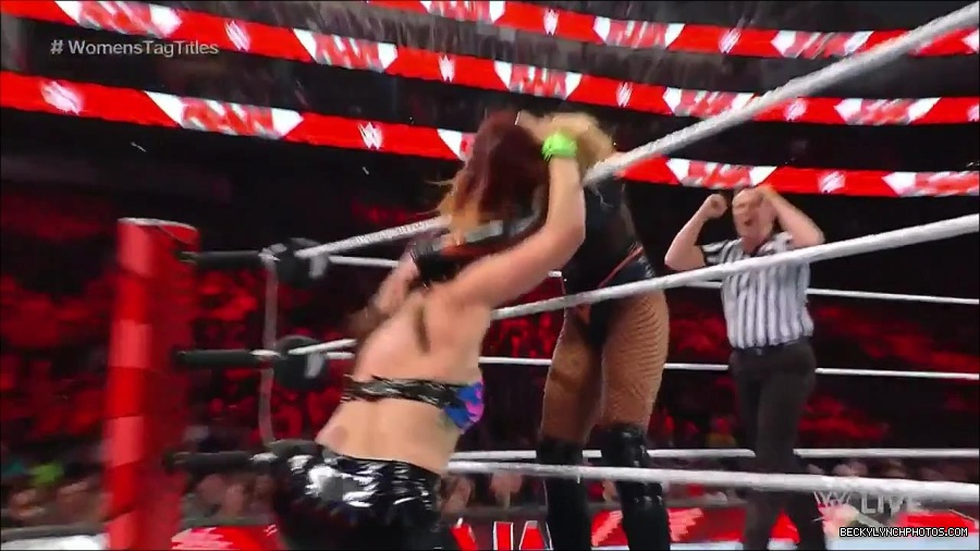 WWE_Monday_Night_Raw_2023_04_10_720p_HDTV_x264-NWCHD_mp4_002441726.jpg