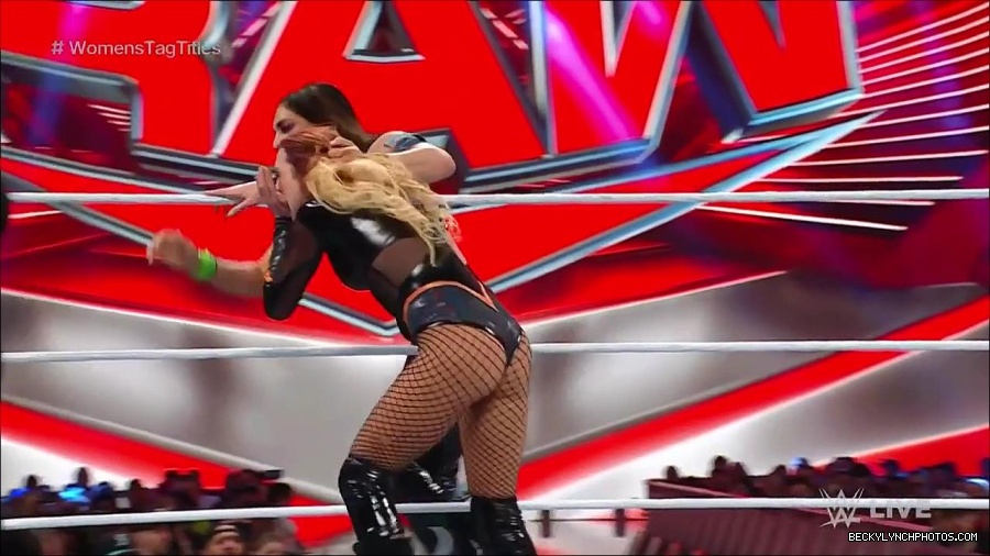 WWE_Monday_Night_Raw_2023_04_10_720p_HDTV_x264-NWCHD_mp4_002443728.jpg