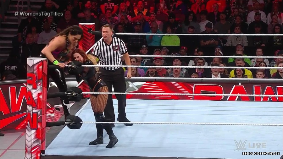 WWE_Monday_Night_Raw_2023_04_10_720p_HDTV_x264-NWCHD_mp4_002445730.jpg