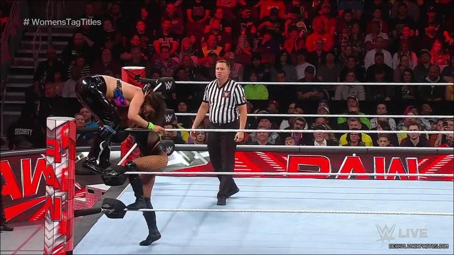 WWE_Monday_Night_Raw_2023_04_10_720p_HDTV_x264-NWCHD_mp4_002451336.jpg