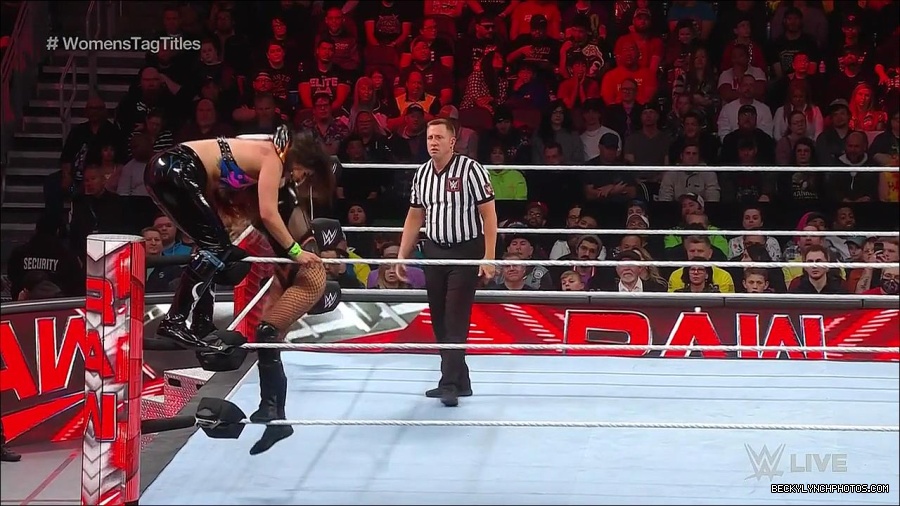 WWE_Monday_Night_Raw_2023_04_10_720p_HDTV_x264-NWCHD_mp4_002451736.jpg