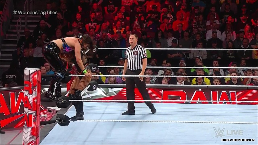 WWE_Monday_Night_Raw_2023_04_10_720p_HDTV_x264-NWCHD_mp4_002452137.jpg
