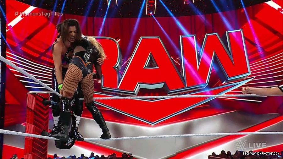 WWE_Monday_Night_Raw_2023_04_10_720p_HDTV_x264-NWCHD_mp4_002455740.jpg