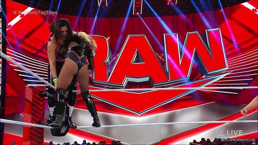WWE_Monday_Night_Raw_2023_04_10_720p_HDTV_x264-NWCHD_mp4_002456141.jpg