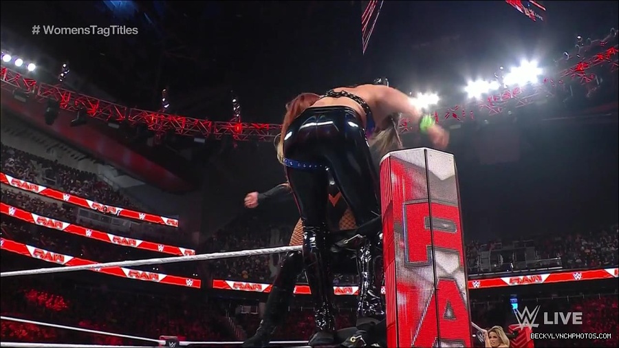 WWE_Monday_Night_Raw_2023_04_10_720p_HDTV_x264-NWCHD_mp4_002458944.jpg