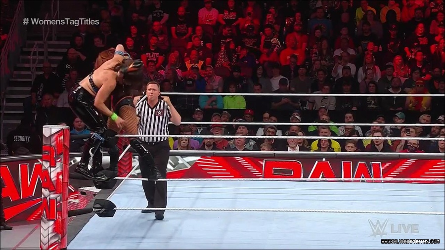 WWE_Monday_Night_Raw_2023_04_10_720p_HDTV_x264-NWCHD_mp4_002462948.jpg