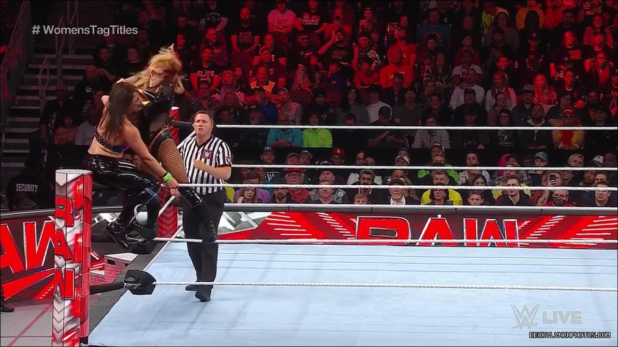 WWE_Monday_Night_Raw_2023_04_10_720p_HDTV_x264-NWCHD_mp4_002468153.jpg